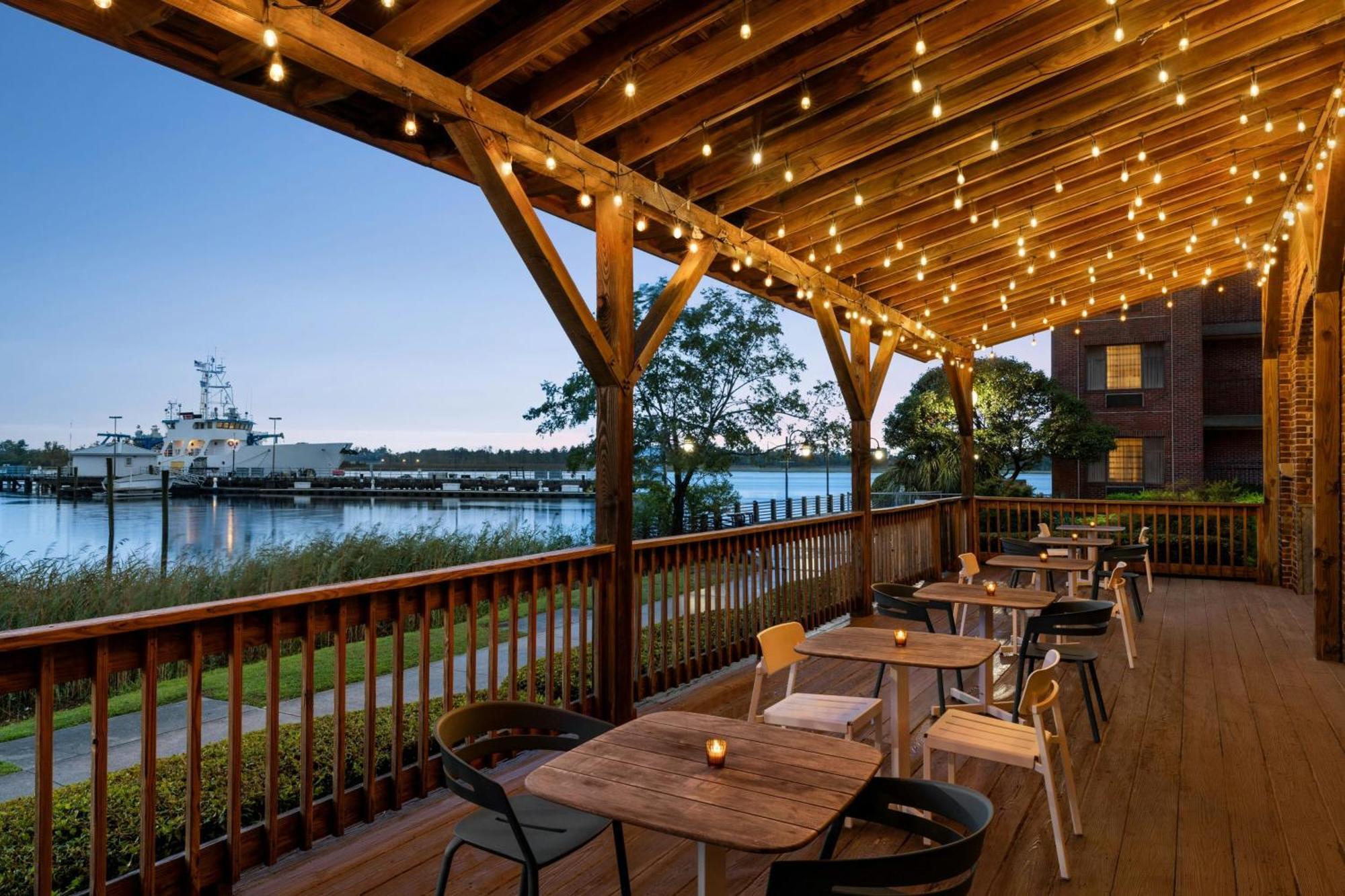 Hotel Aloft Wilmington At Coastline Center Esterno foto